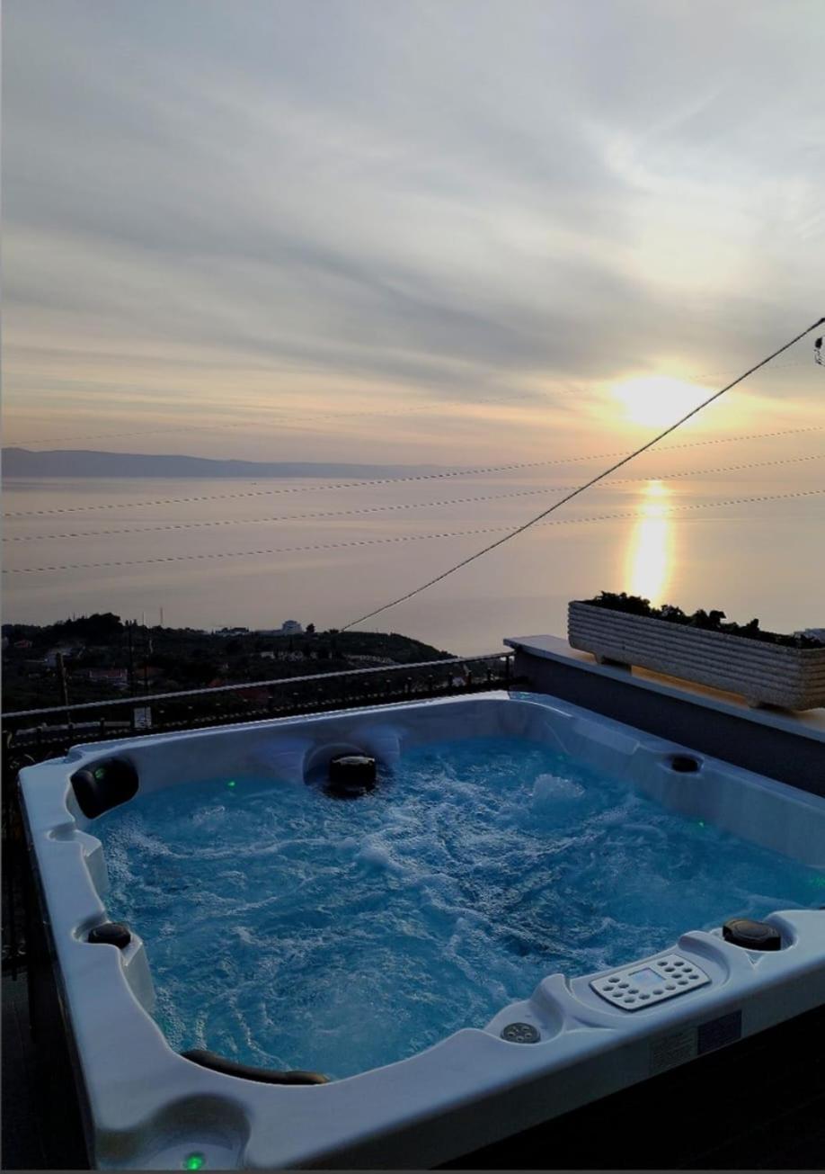 Holliday Home Alida With Jacuzzi ポドゥゴラ エクステリア 写真
