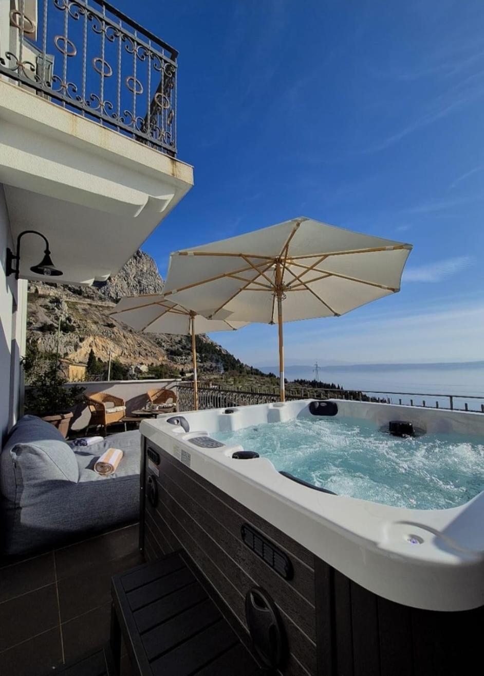 Holliday Home Alida With Jacuzzi ポドゥゴラ エクステリア 写真